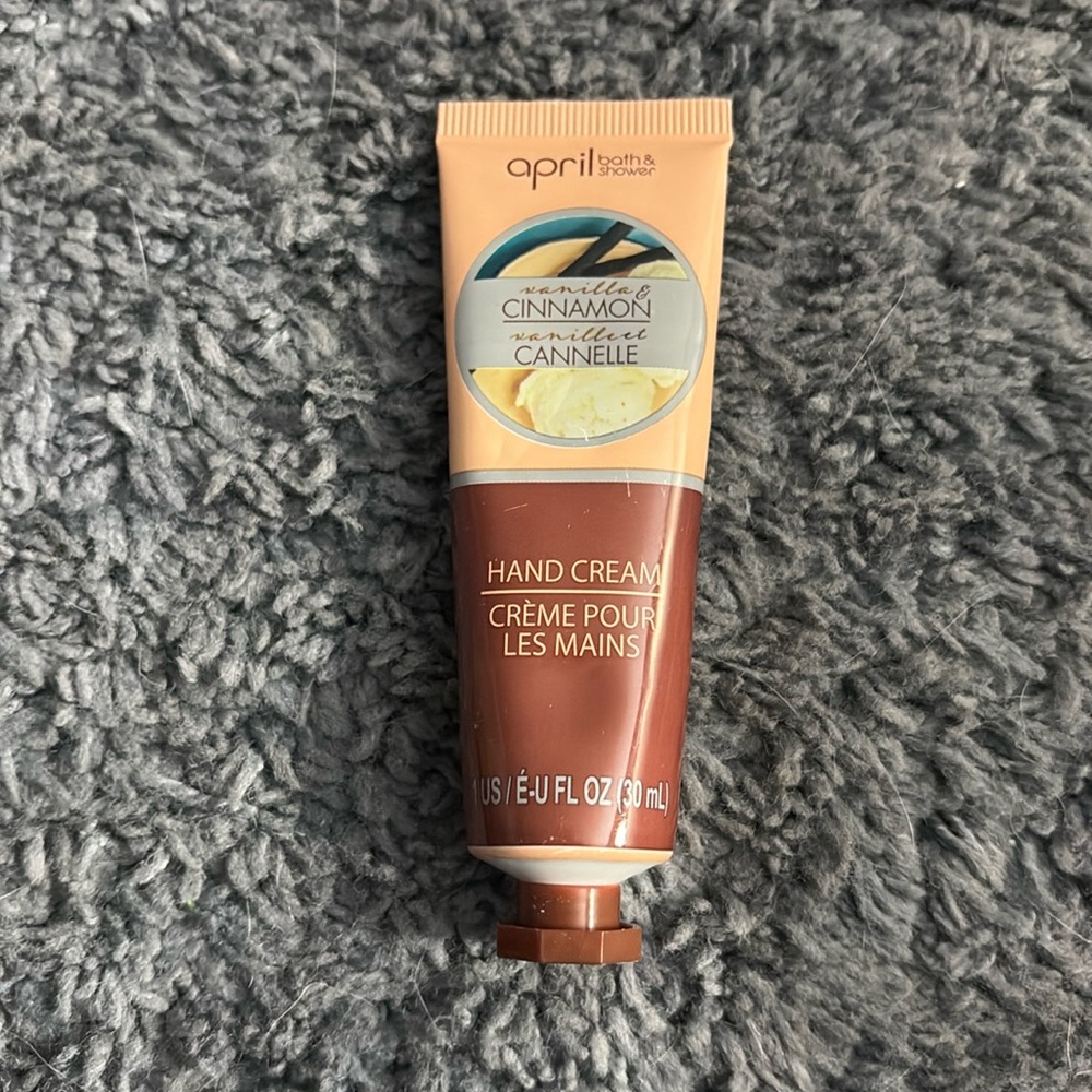 NWT vanilla and cinnamon hand cream